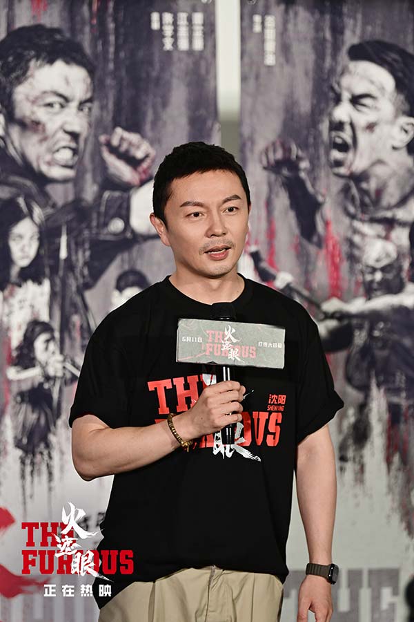 2、电影《火遮眼》沈阳路演现场图-领衔主演谢苗.jpg 2、电影《火遮眼》沈阳路演现场图-领衔主演谢苗.jpg